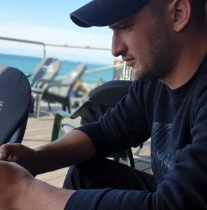 Meet your Posher, Pierre